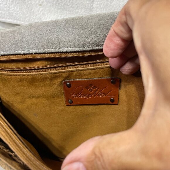 Patricia Nash Handcrafted Beige Tooled Leather Crossbody Bag Adjustable Strap - Picture 8 of 11